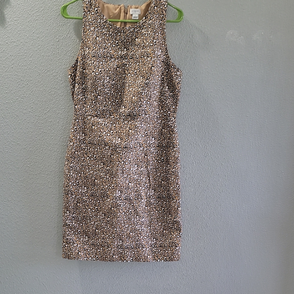 Elegant Sleeveless Dress in Brown